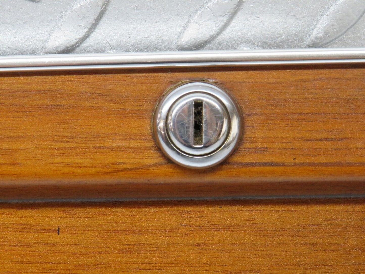 37414 Mercedes-Benz W109 300SEL Glove Box Door No Key