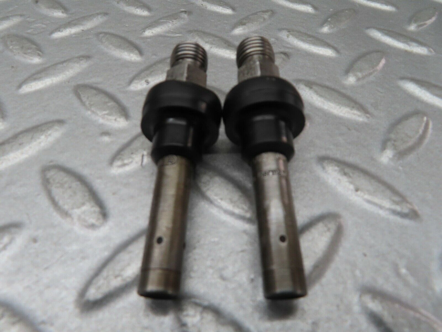 16950 Mercedes-Benz C123 280CE Coupe 2x Fuel Injectors Bosch 0437502010