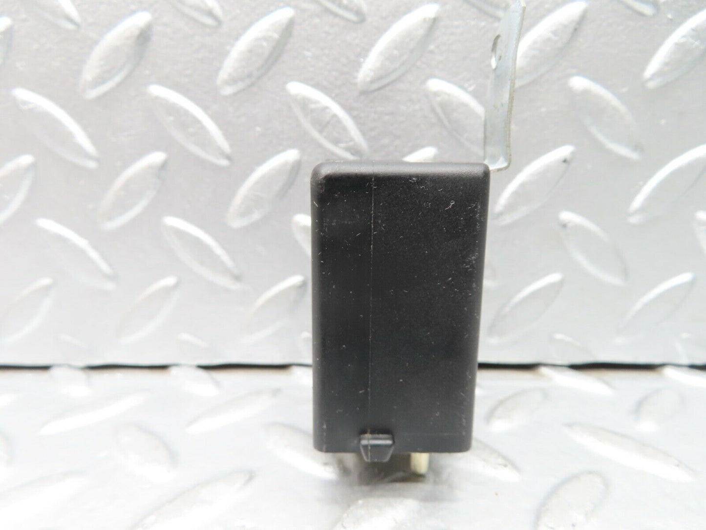 21183 Mercedes-Benz W123 230E Rear Heated Window Relay 1078200010