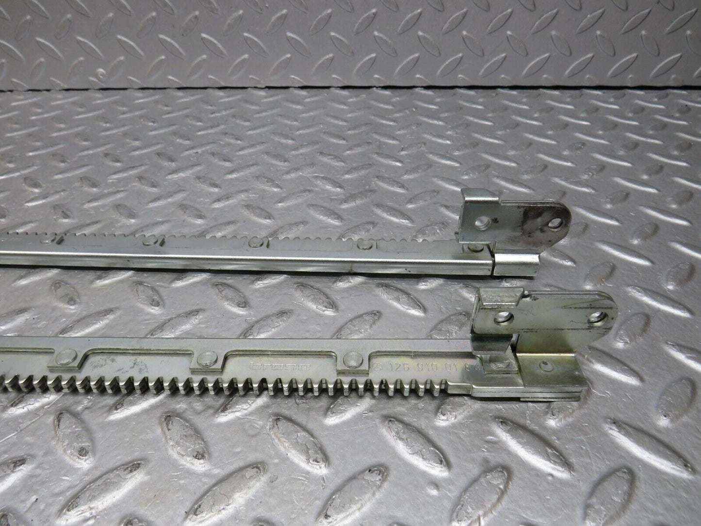 37084 Mercedes-Benz C126 420SEC Coupe Electric Seat Rail Pair 1269100184