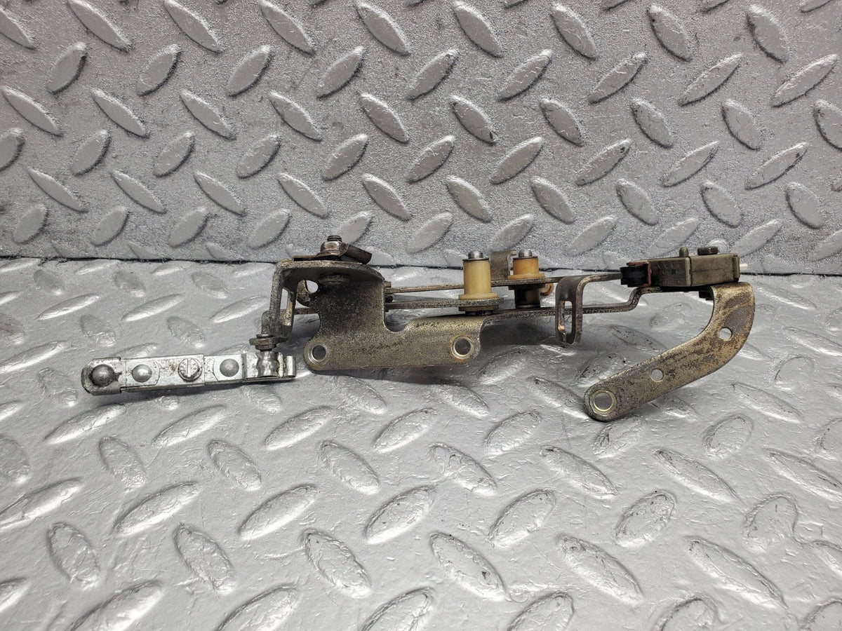 W201 Baby Benz throttle linkage used OEM
