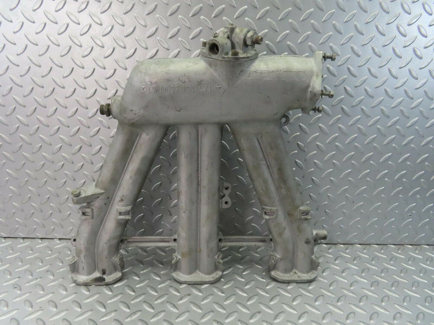 8684 Mercedes-Benz W111 Intake Manifold 1271412501