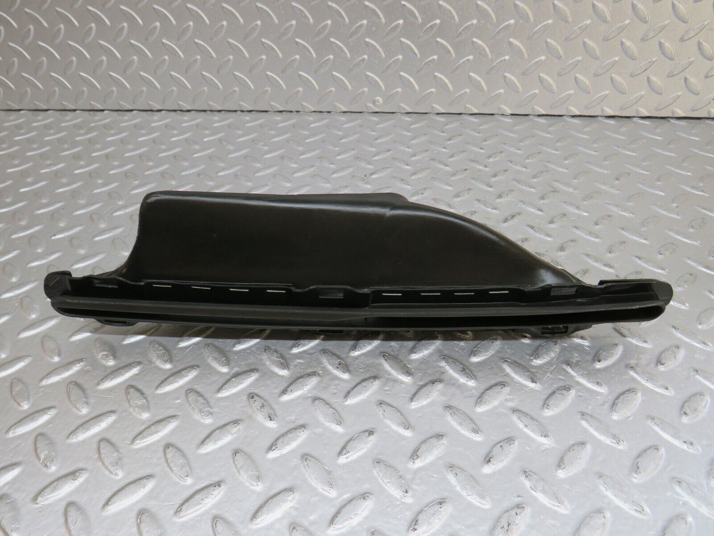 33874 Mercedes-Benz W201 190E 2.0L Dashboard Air Vent Duct Pair 2018310660