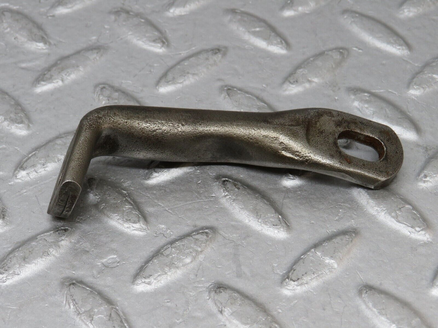 35592 Mercedes-Benz R107 280SL Power Steering Bracket