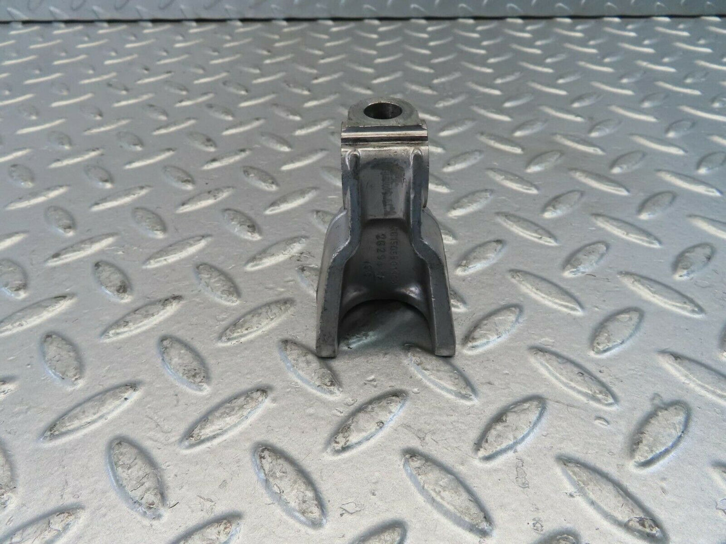 10969 Mercedes-Benz W115 220D Rocker Arm Support 6150550110