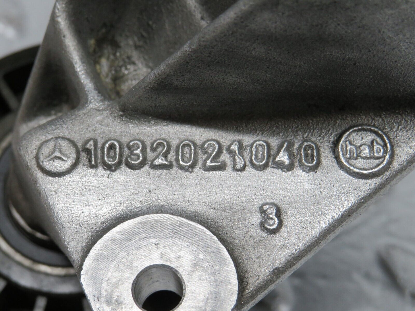 32712 Mercedes-Benz S124 300TE Wagon Belt Tensioner 1032021040 1025841538
