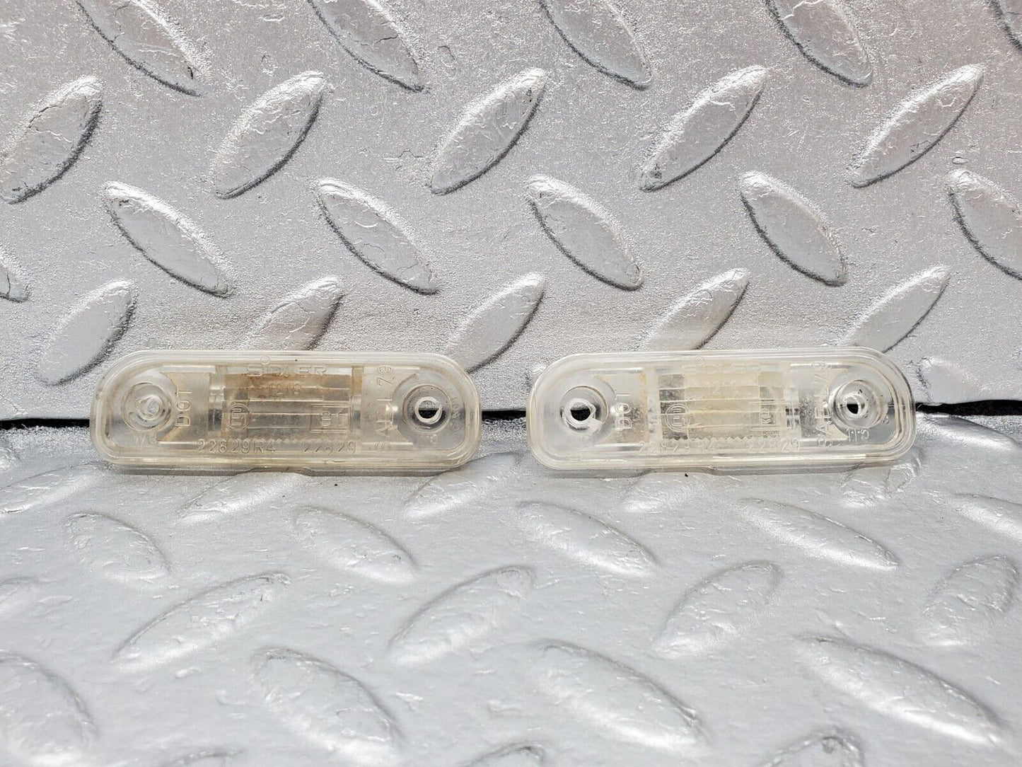 45852 Mercedes-Benz W126 420SE Number Plate Light 2X 1268200056