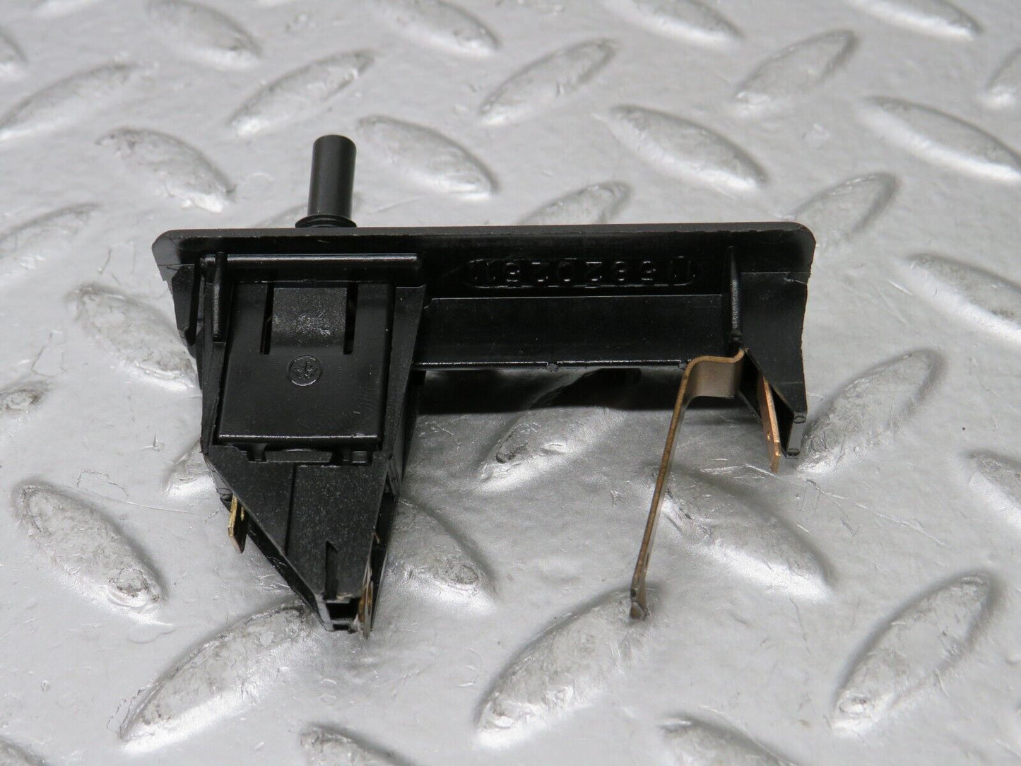 29714 Mercedes-Benz W123 230E Trunk Light Switch 1158202511