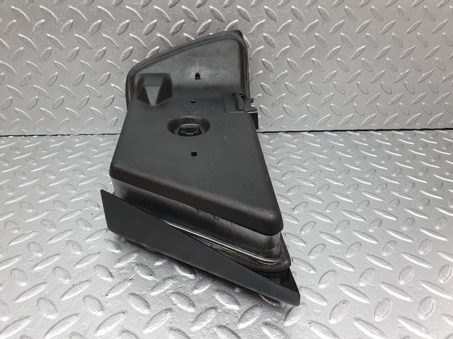 41435 Mercedes-Benz W124 200E Tail Light Left Side Hella 7R0153373