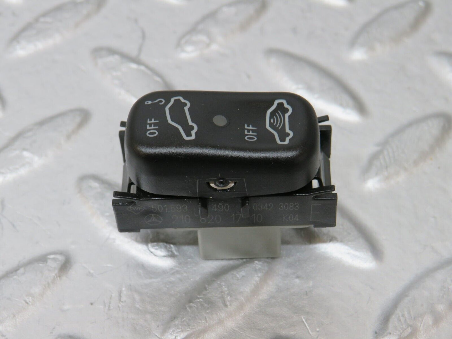 34961 Mercedes-Benz W210 320E Towing Alarm Switch 2108201710