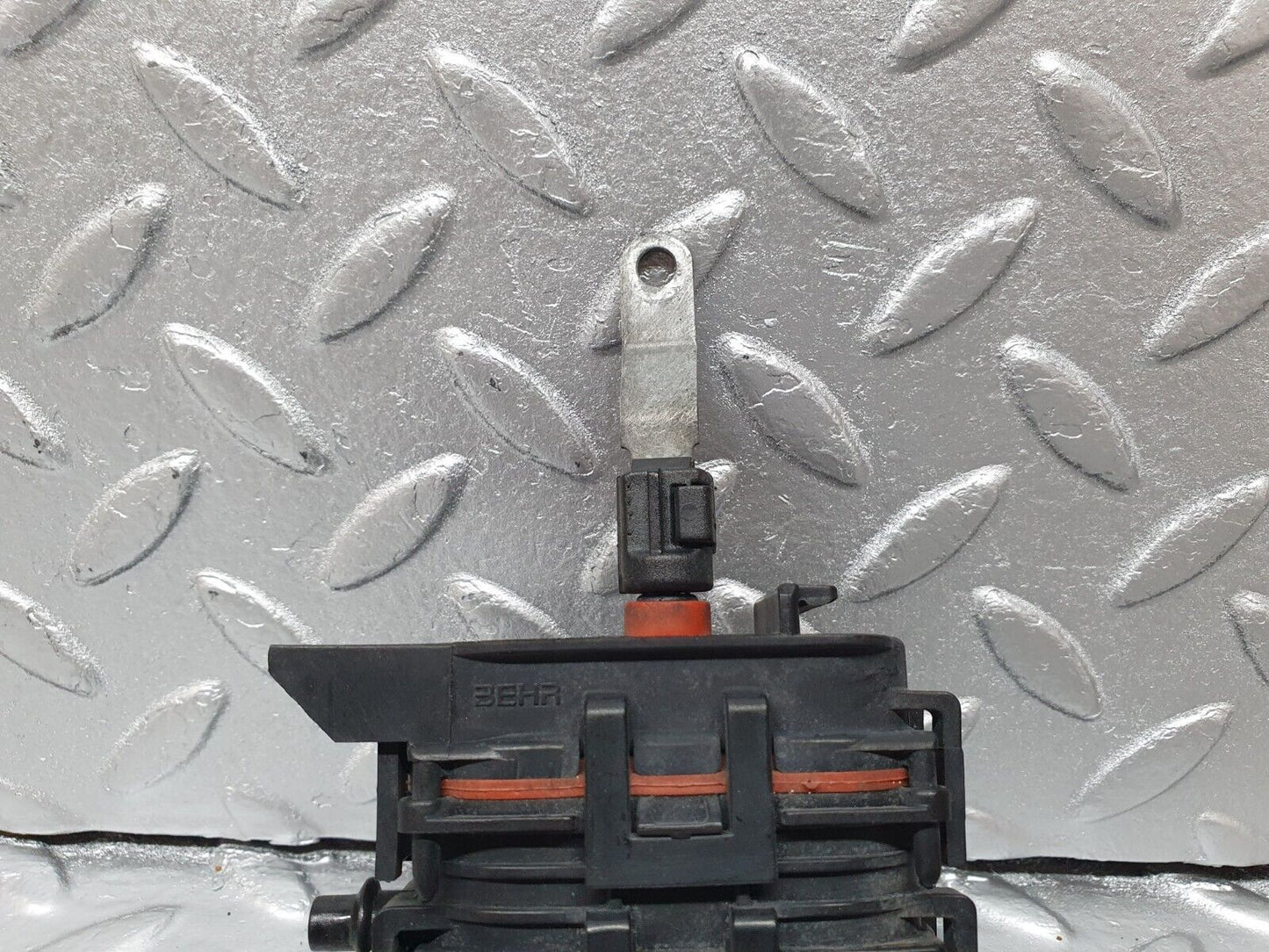 42557 Mercedes-Benz R129 320SL Coupe Heater Box Vacuum Actuator
