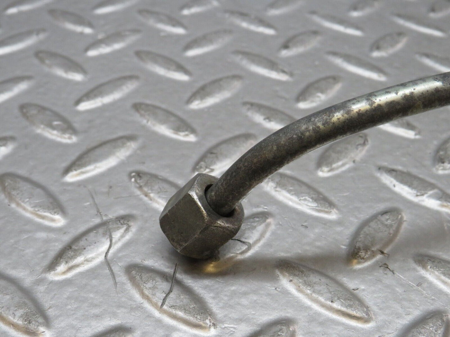 36309 Mercedes-Benz W126 420SE Oil Pipe Line