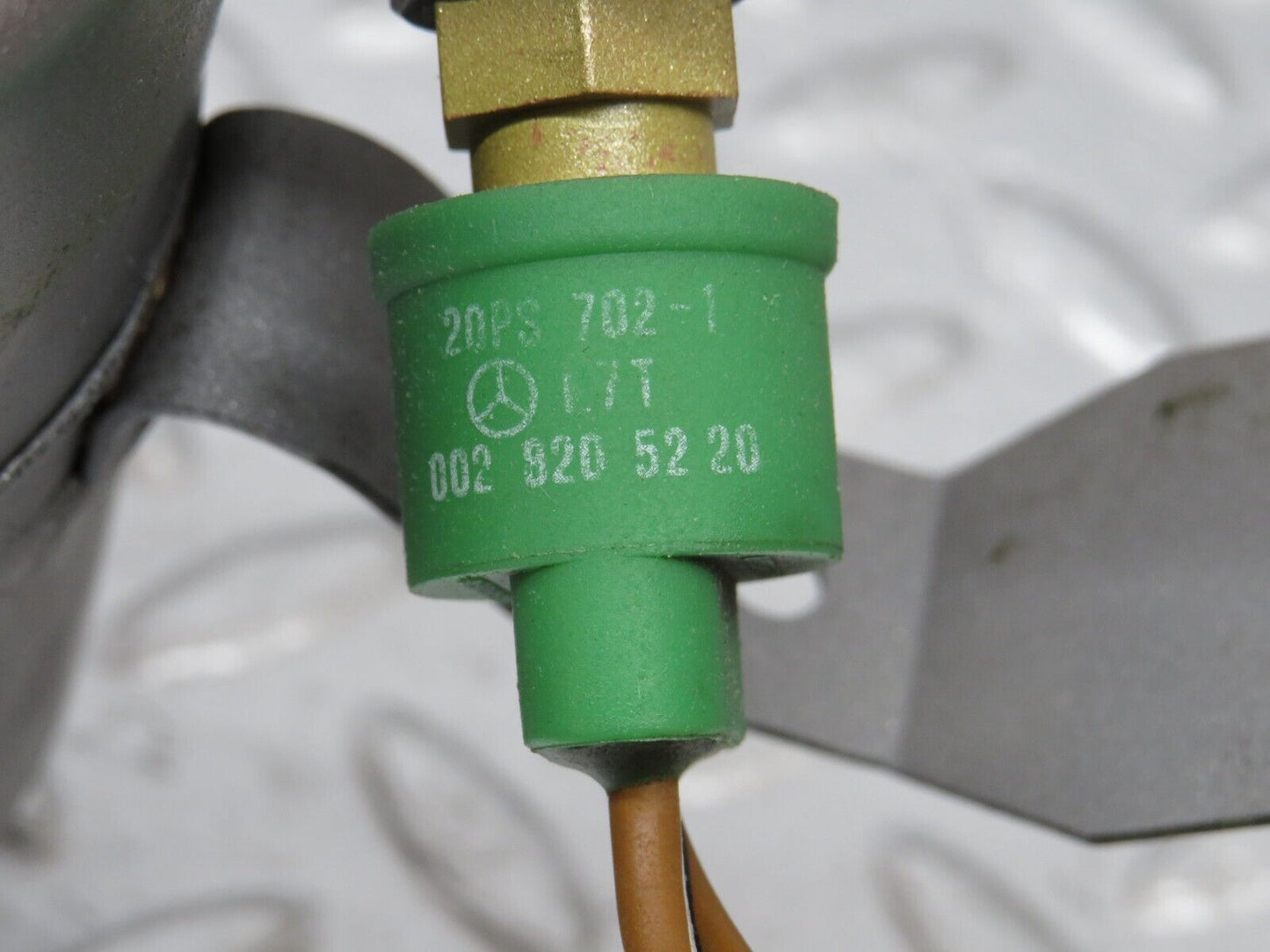 32433 Mercedes-Benz S124 300TE Wagon Air Conditioning Air Dryer