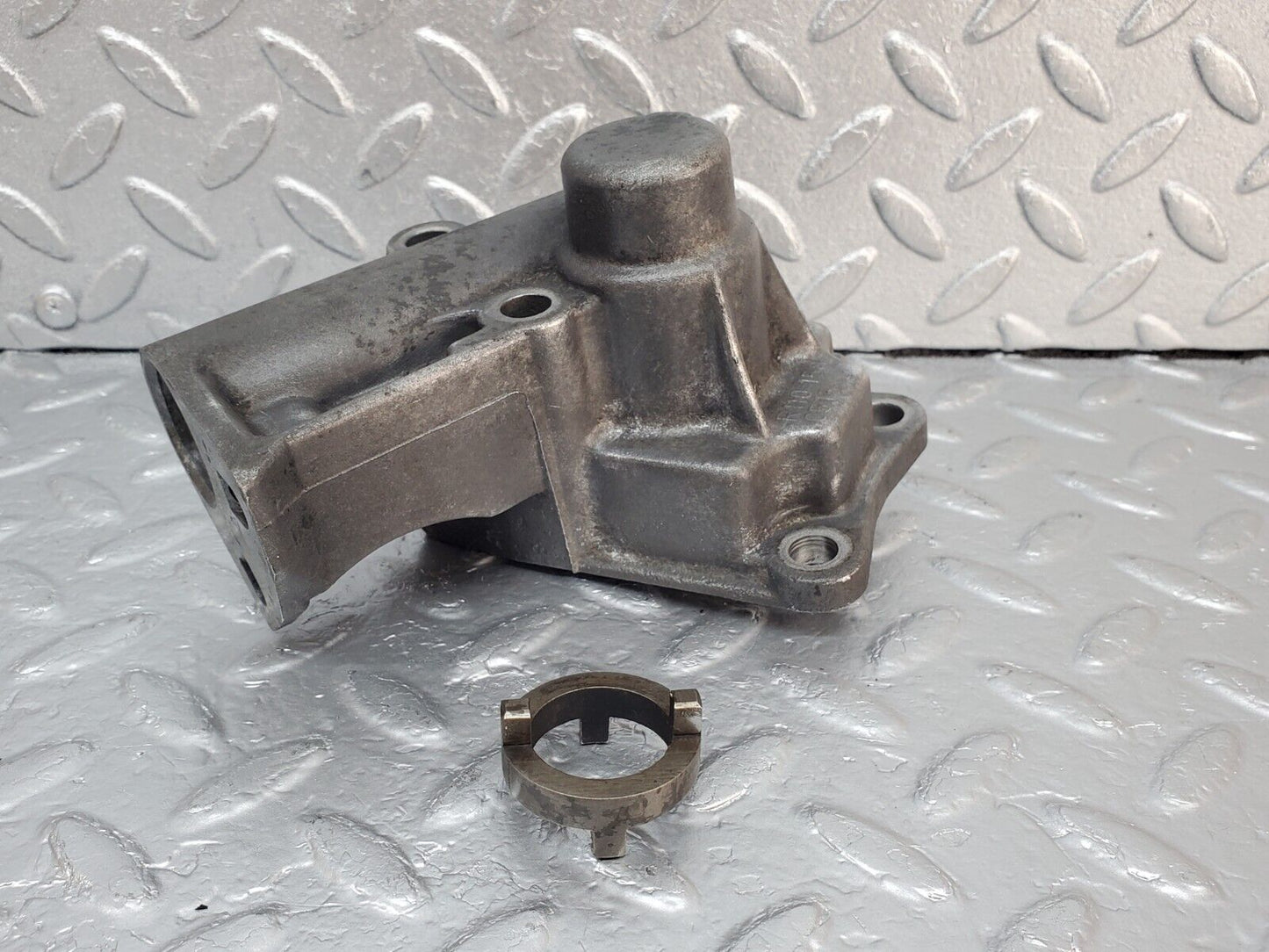 45416 Mercedes-Benz 280E M110.983 Ignition Distributor Housing 1101580515