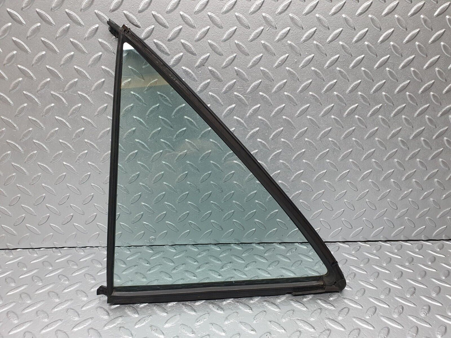 41411 Mercedes-Benz W124 200E Rear Left Quarter Window Glass 1247350524