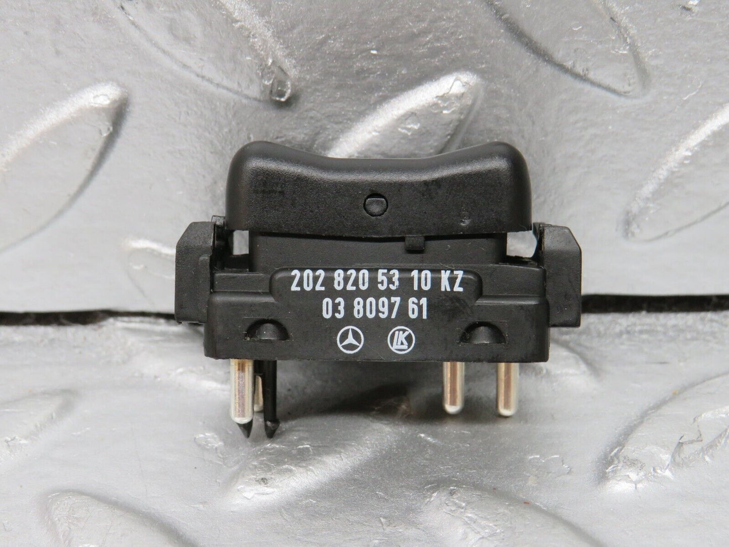 33329 Mercedes-Benz W202 C180 Electric Window Switch Left 2028205310