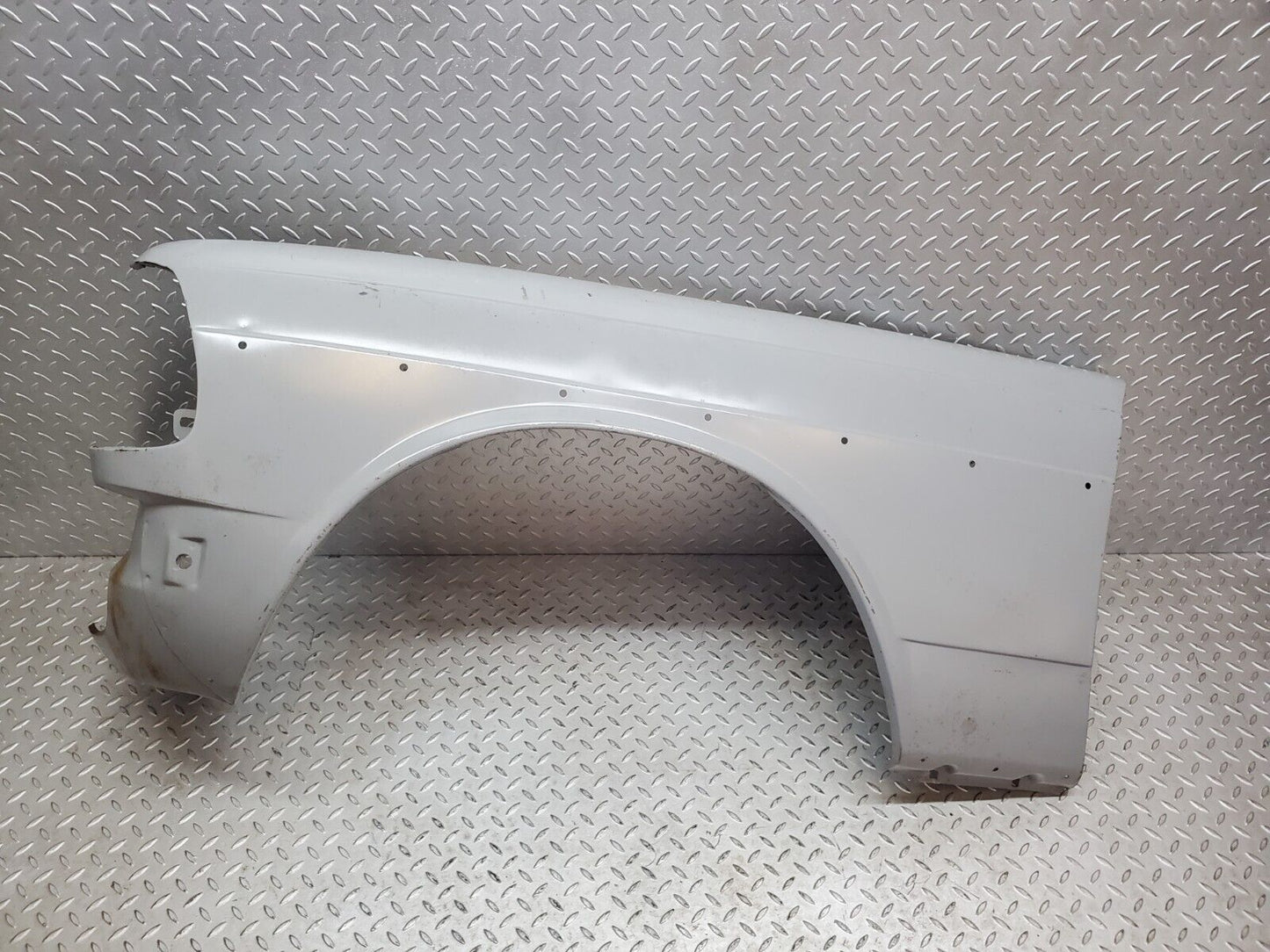 44445 Mercedes-Benz W123 280E Front Left Wing Fender