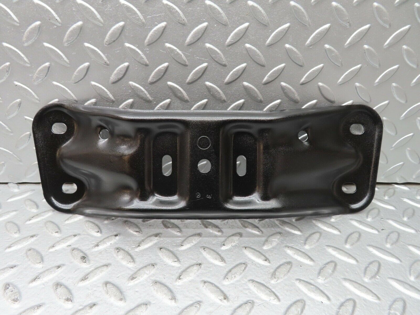 21529 Mercedes-Benz W126 300SE Gearbox Mount Bracket