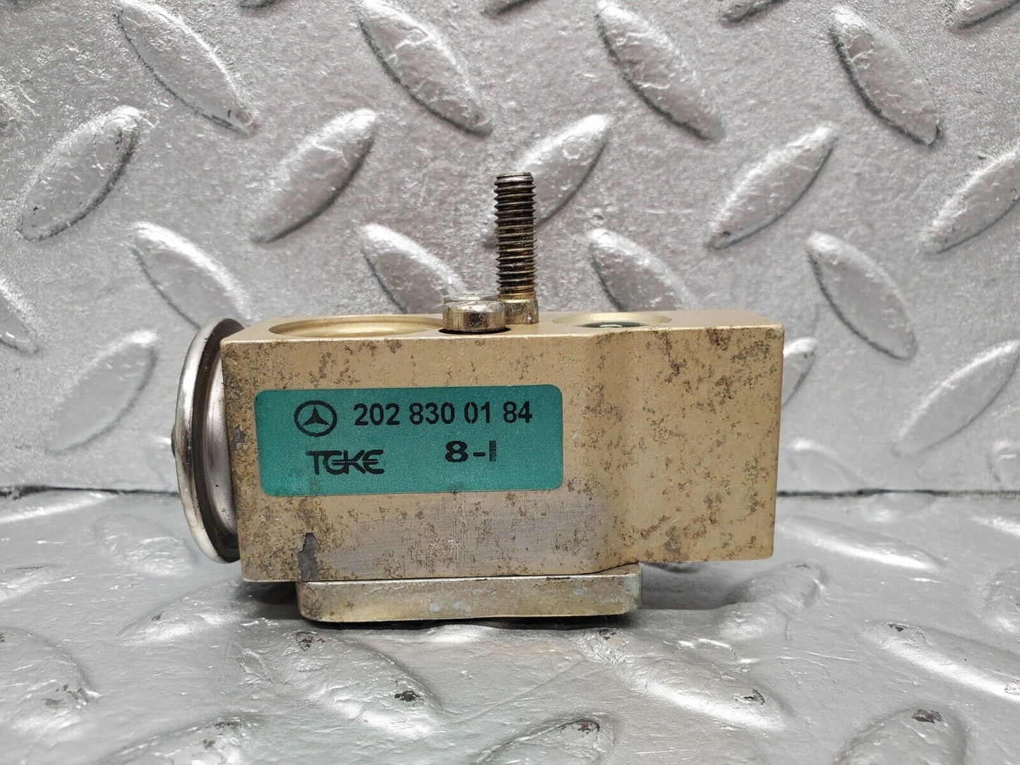 47009 Mercedes-Benz R129 320SL Coupe Air Conditioning Expansion Valve 2028300184