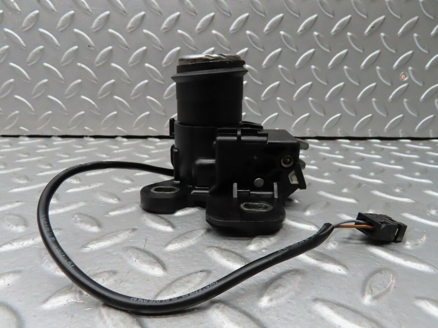 19514 Mercedes-Benz C140 CL420 Coupe Trunk Lock No Key 1408202610
