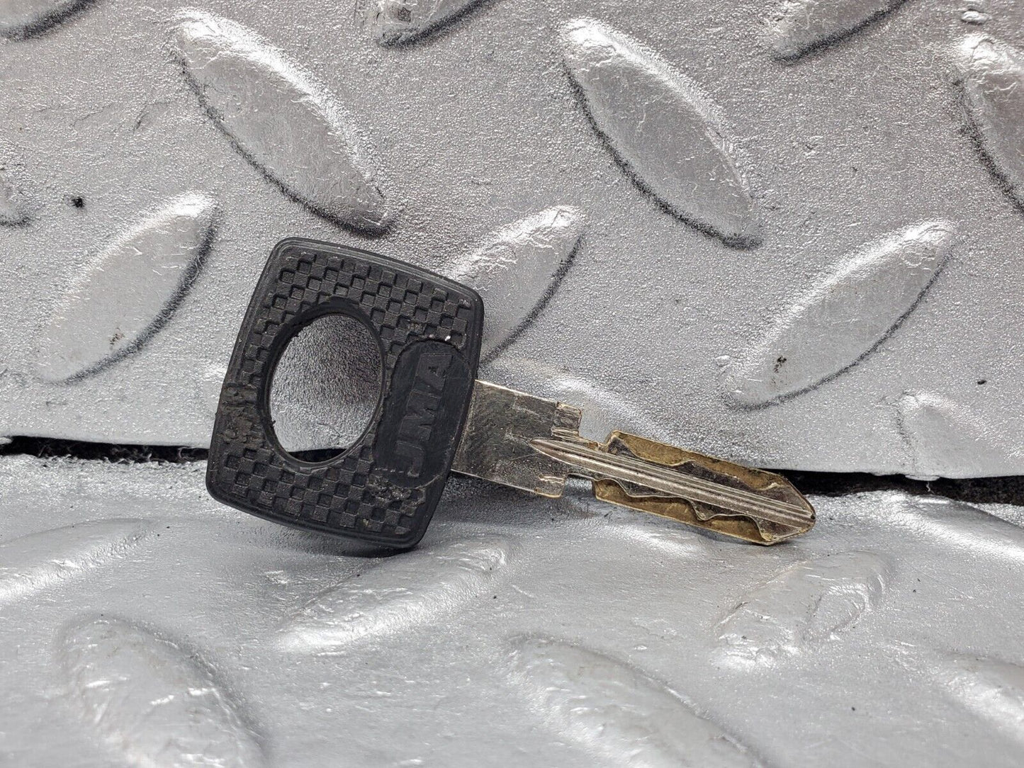 45640 Mercedes-Benz W126 420SE Trunk Lock With Key