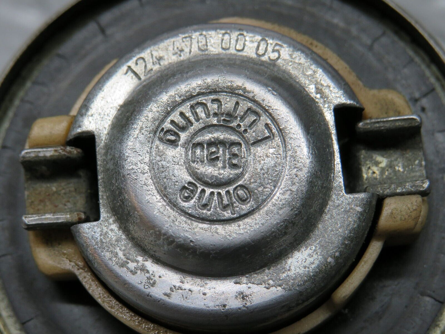 29525 Mercedes-Benz W123 230E Fuel Tank Cap 1244700005
