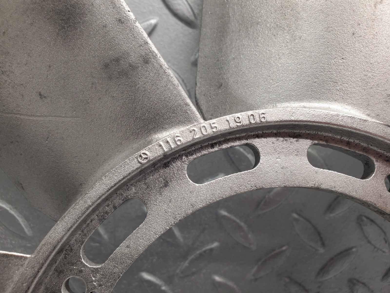 46124813