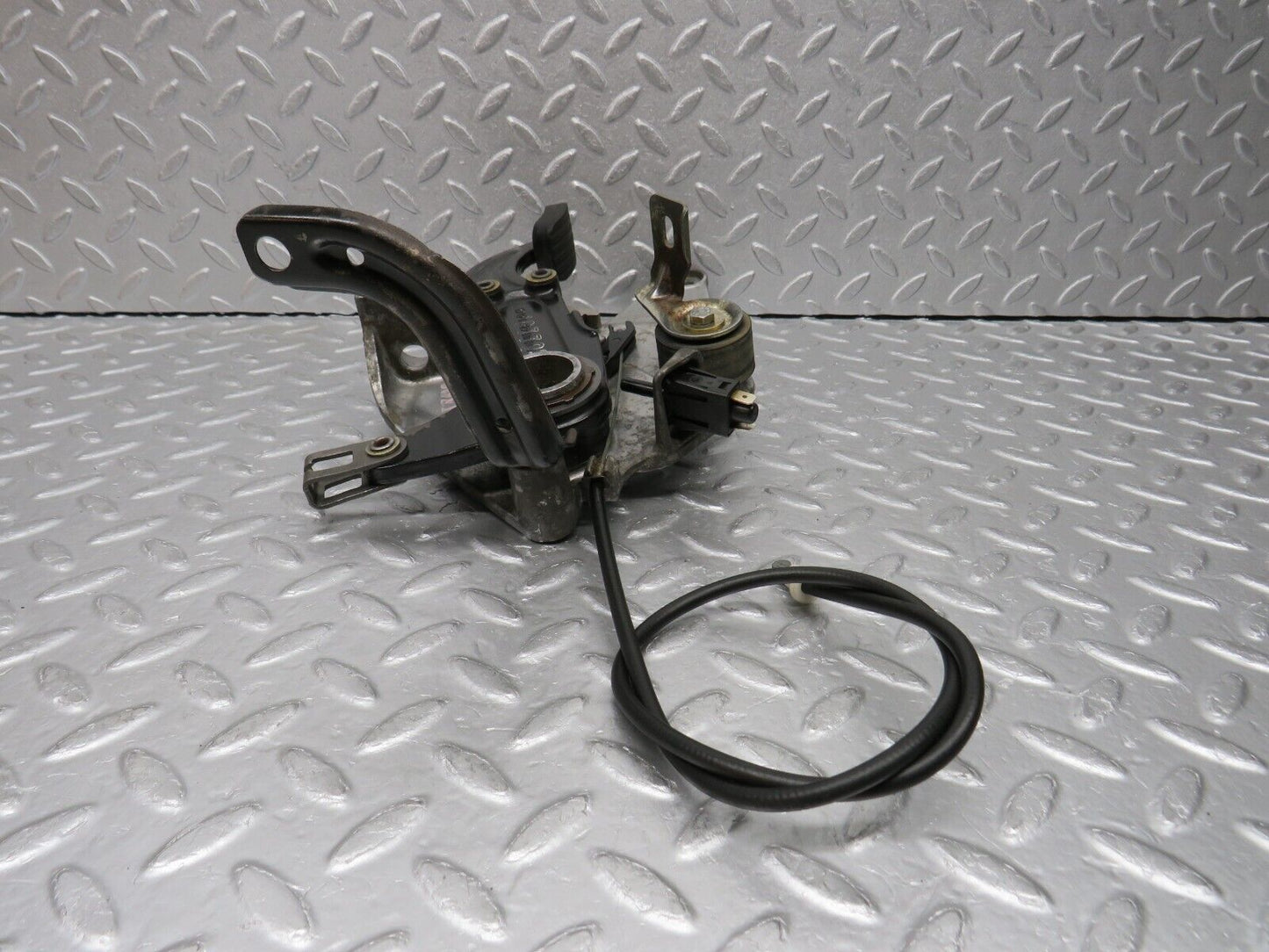 38032 Mercedes-Benz A124 320E Cabriolet Parking Brake Pedal 1244270801 1244270736