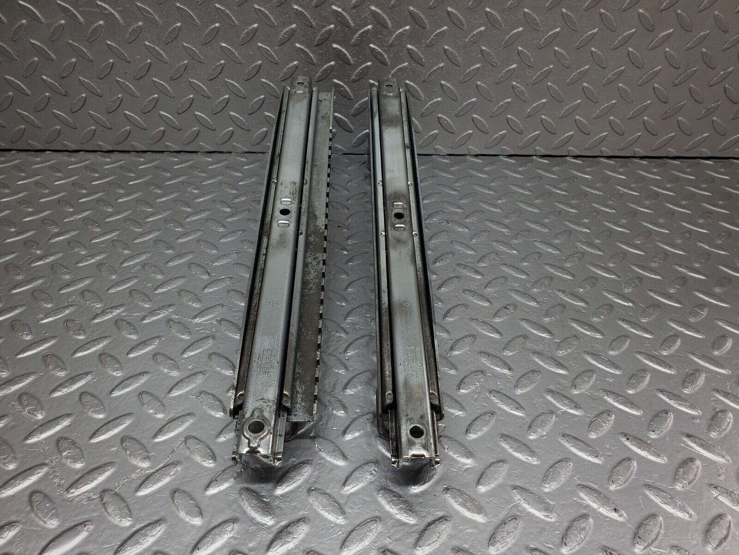 44531 Mercedes-Benz W123 280E Front Left Seat Rail Pair