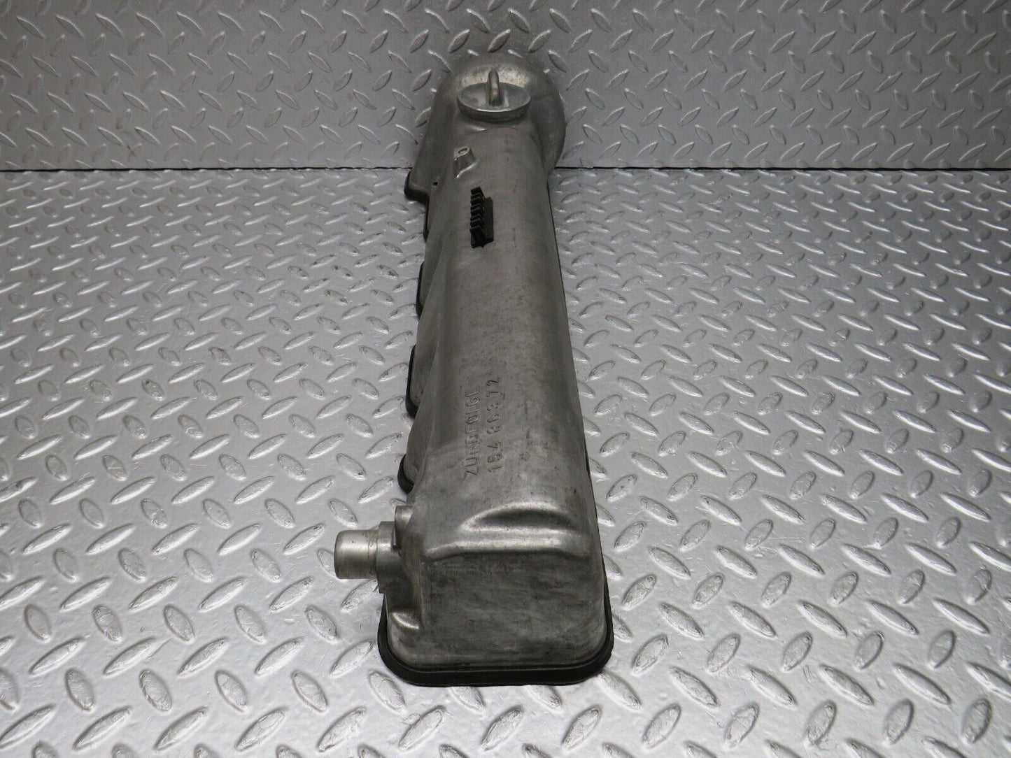 39895 Mercedes-Benz R107 350SL Coupe Cylinder Head Valve Cover Right 1160163305 1160160621