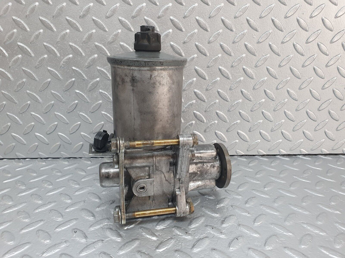 42461 Mercedes-Benz R129 320SL Coupe Power Steering Pump 2104661901 7681900501