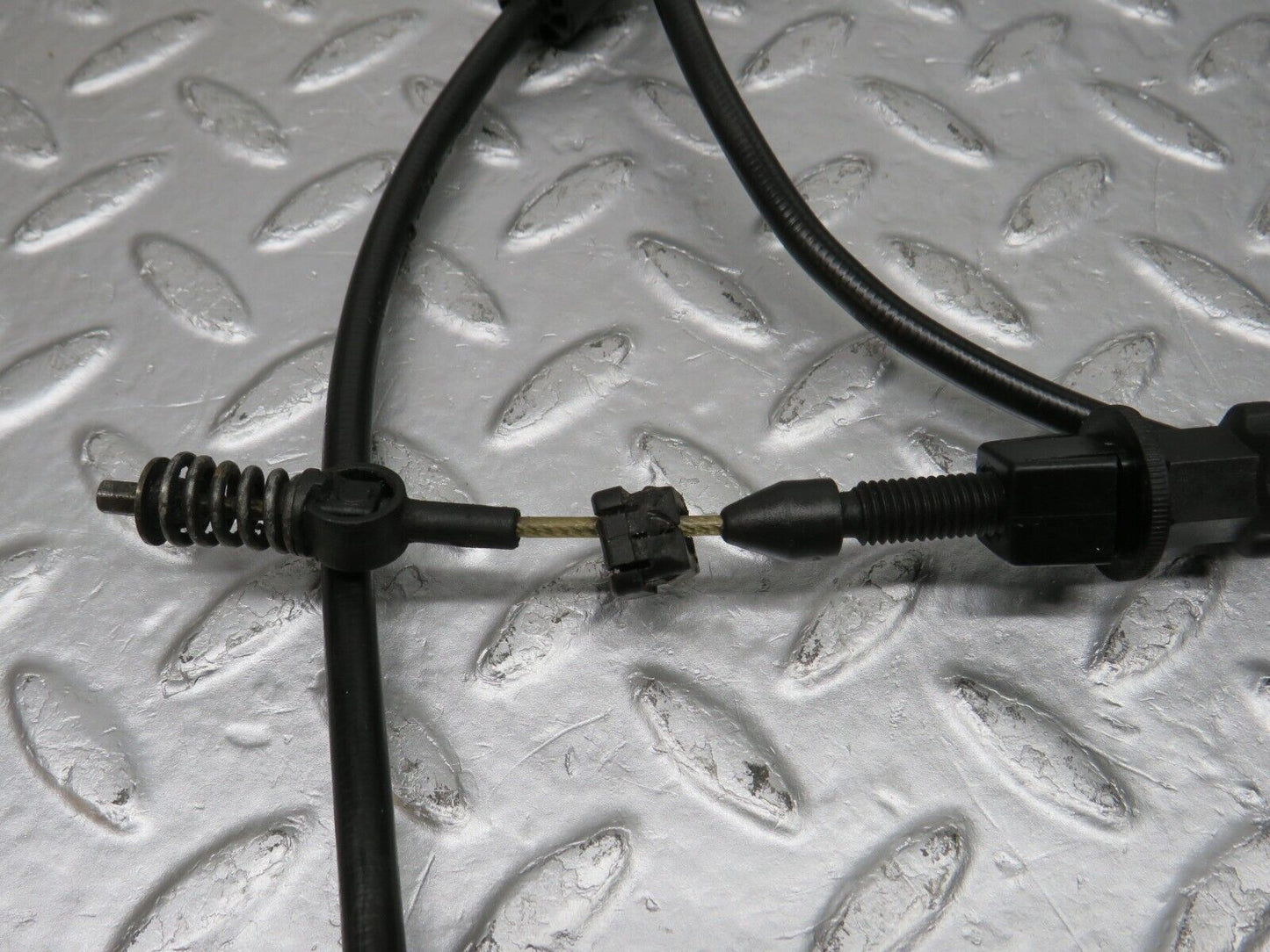 39669 Mercedes-Benz R129 320SL Coupe Accelerator Cable 1243010197