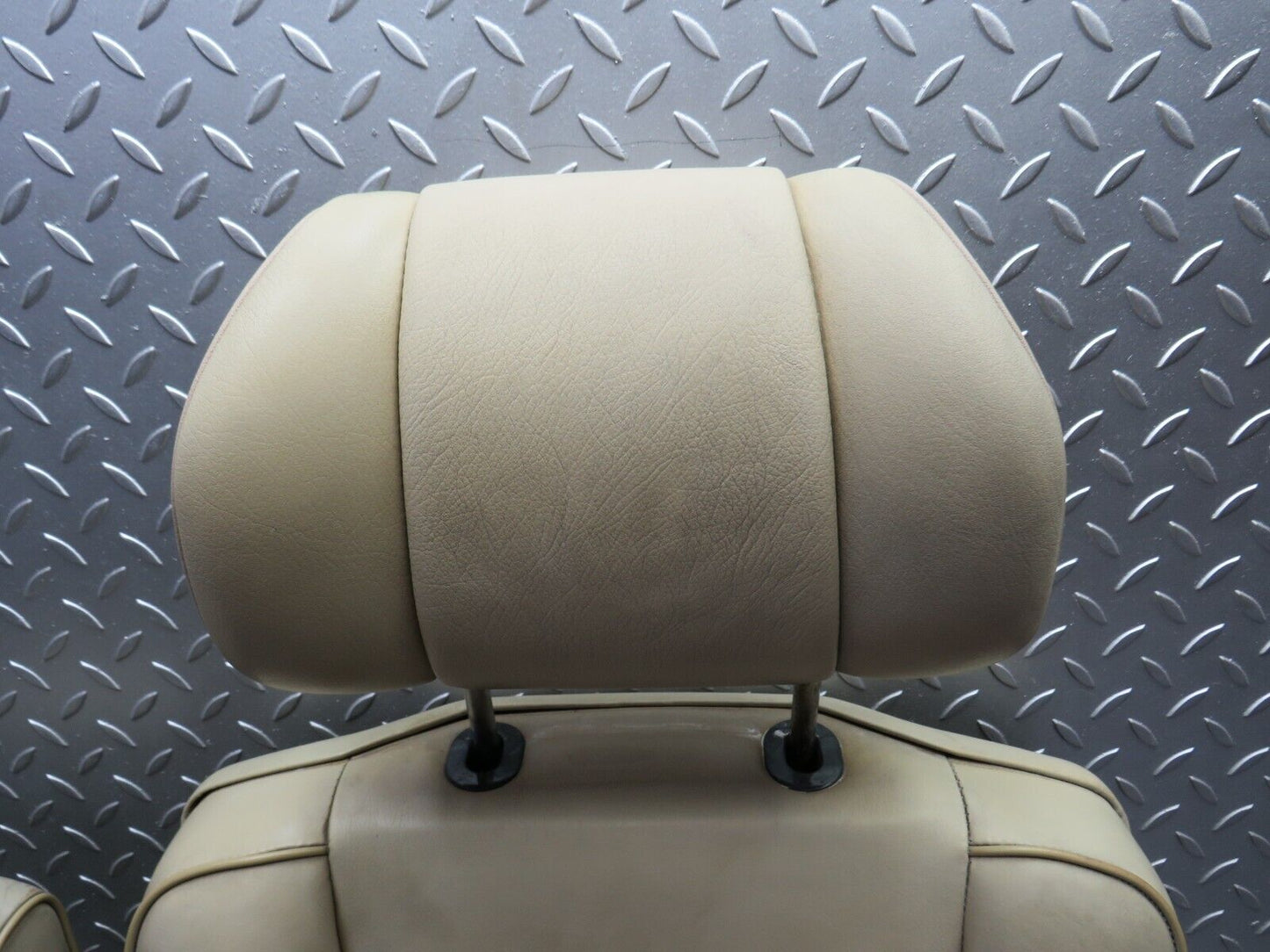 34548 Mercedes-Benz C126 380SEC Front Left Electric Seat Leather Beige