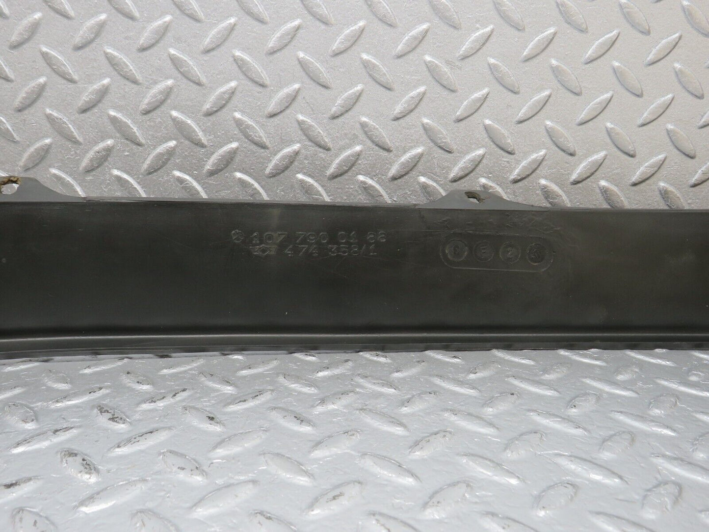 40085 Mercedes-Benz R107 350SL Front Plastic Grill Spoiler 1077900188