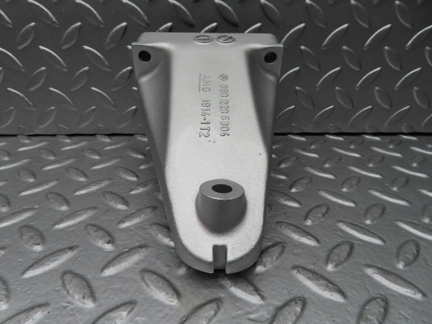 15092 Mercedes-Benz W140 S320 Engine Mount Bracket Right Side 6032235304