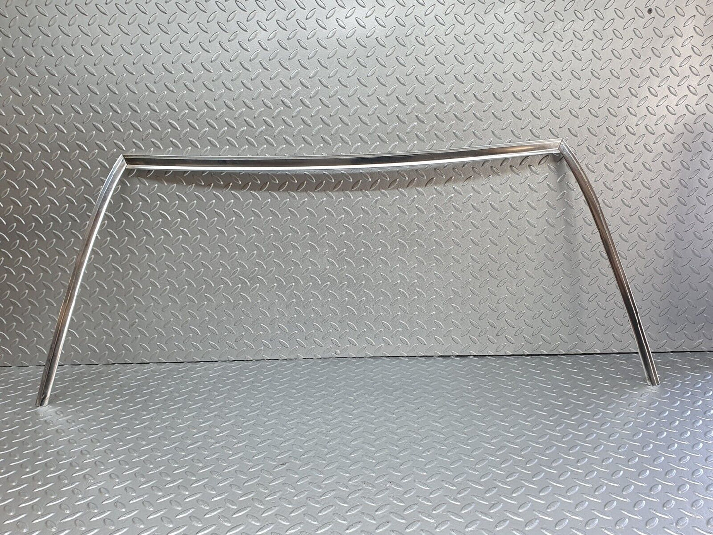 43054 Mercedes-Benz R107 Hardtop Windscreen Chrome Frame