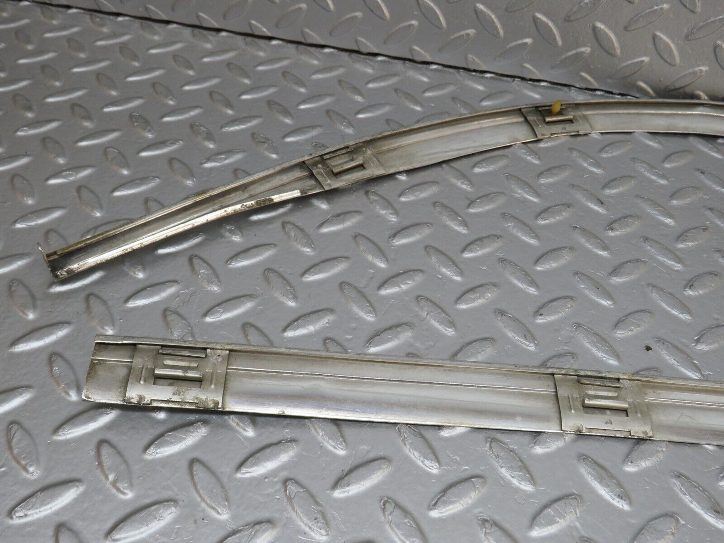 40492 Mercedes-Benz W110 230 Rear Windscreen Chrome Frame