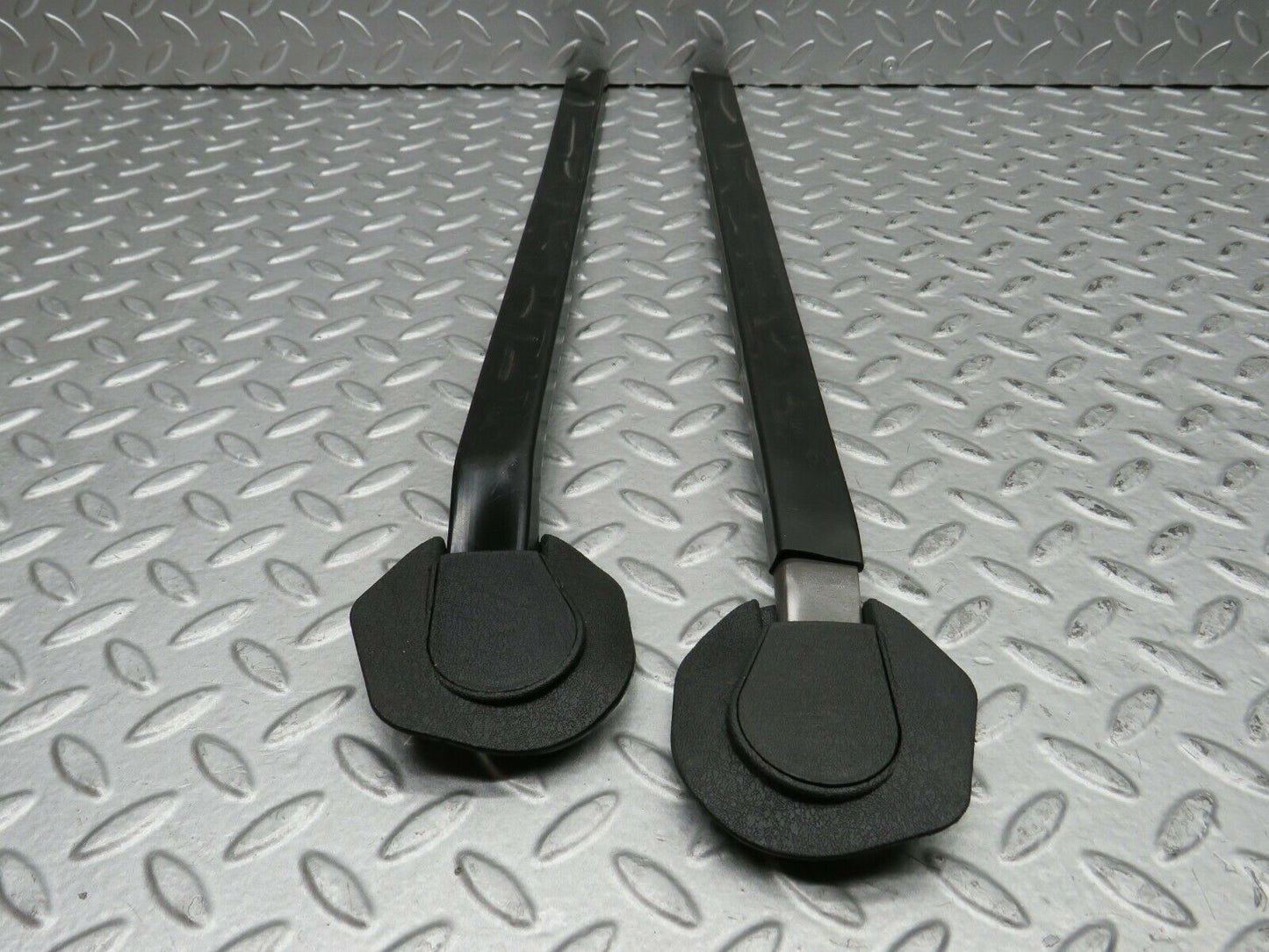 22300 Mercedes-Benz S123 280TE Wagon Seat Belt Runner 1239192520 1239192620