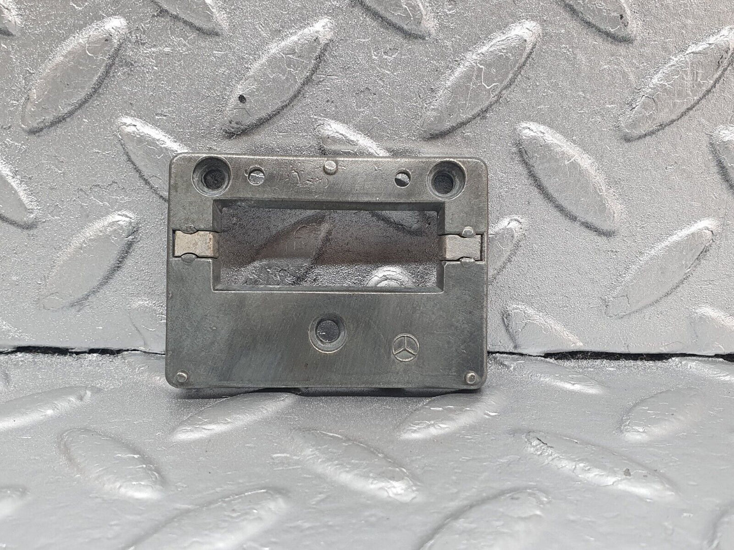 43416 Mercedes-Benz C126 380SEC Coupe Rear View Mirror Bracket