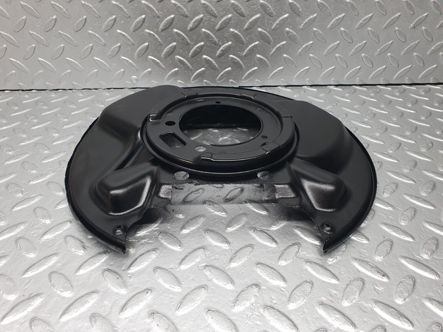 40717 Mercedes-Benz W123 300D Rear Left Brake Disc Protection Plate