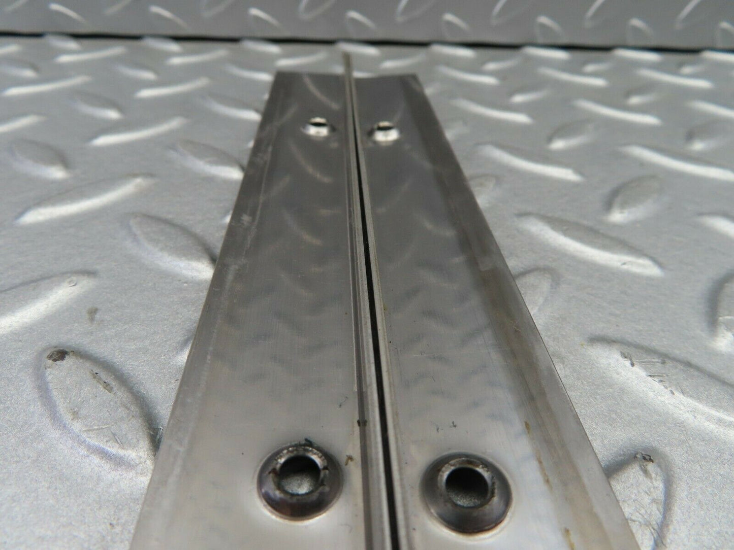 6170 Mercedes-Benz W126 380SE Sunroof Sliding Guide Rail Left And Right