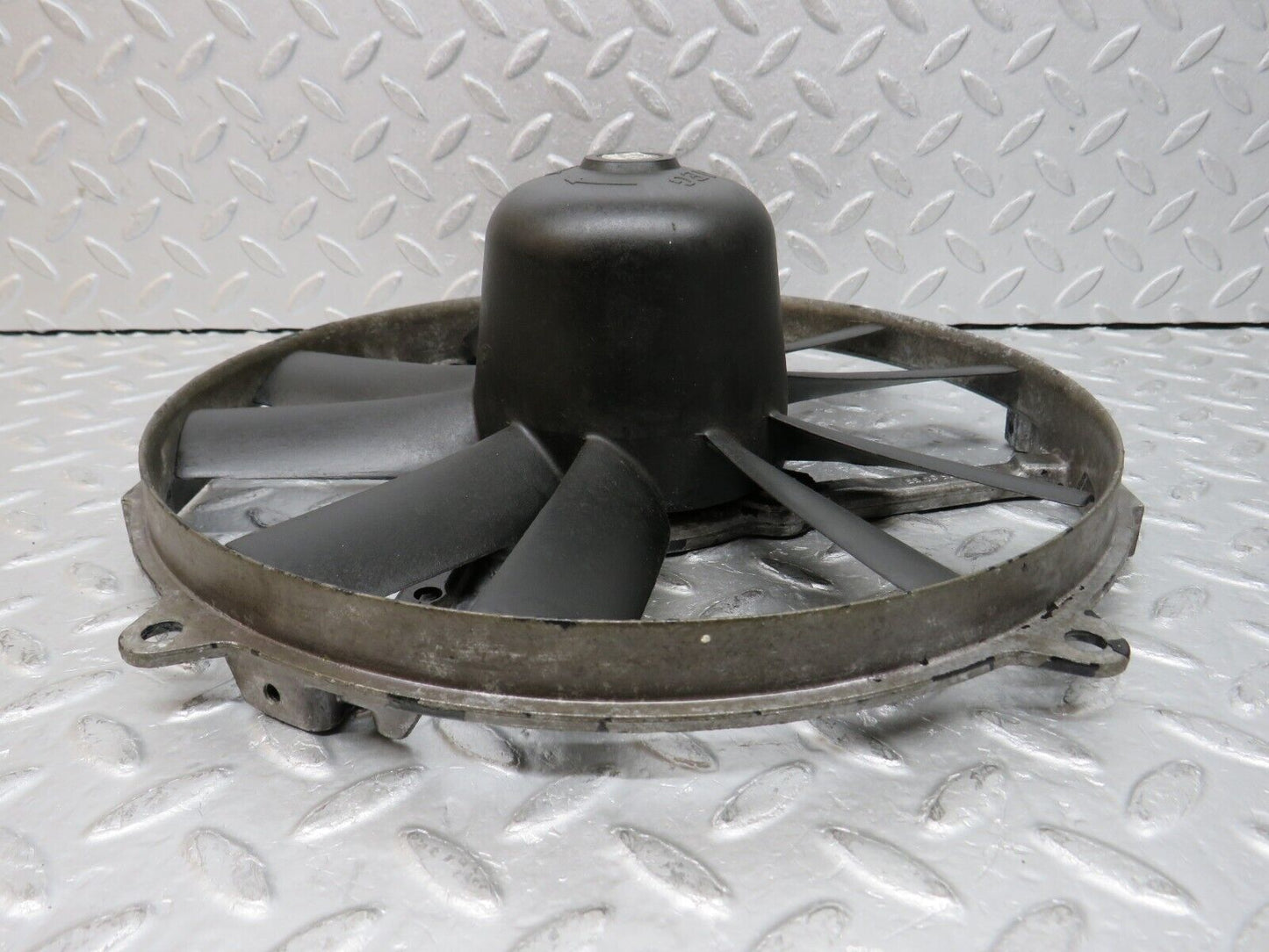 37835 Mercedes-Benz A124 320E Cabriolet Radiator Cooling Fan AEG 0005008593 170080801 1295050455