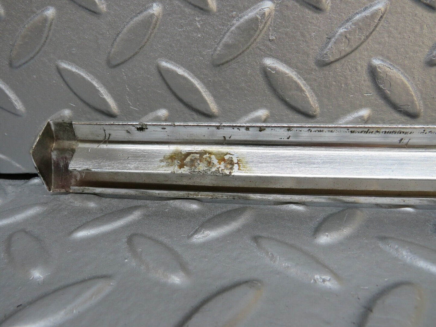 40180 Mercedes-Benz R107 350SL Coupe Left Door Chrome Trim
