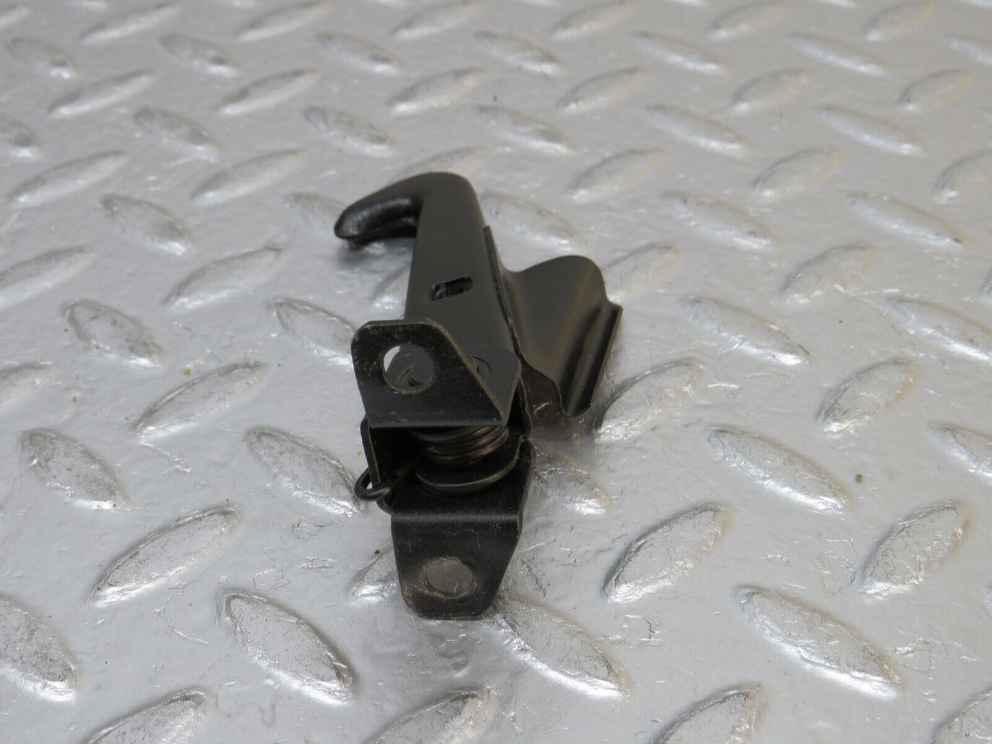 32244 Mercedes-Benz W116 350SE Bonnet Safety Right Side