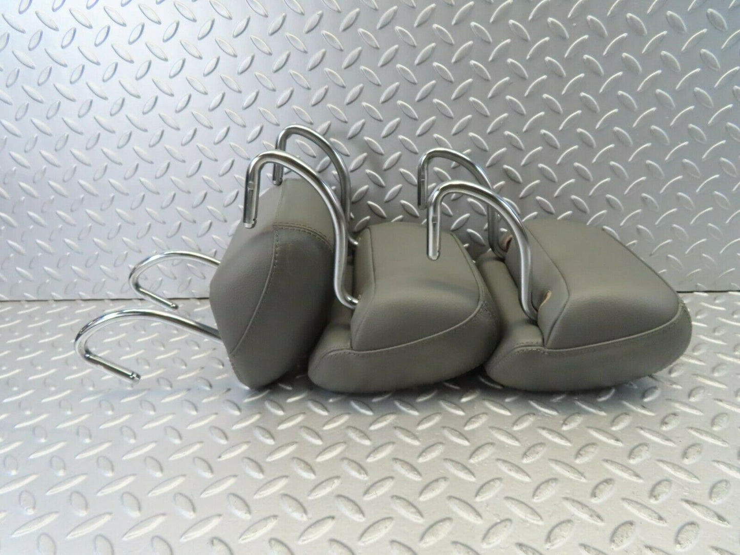 11189 Mercedes-Benz W221 S320 Rear Headrest Set