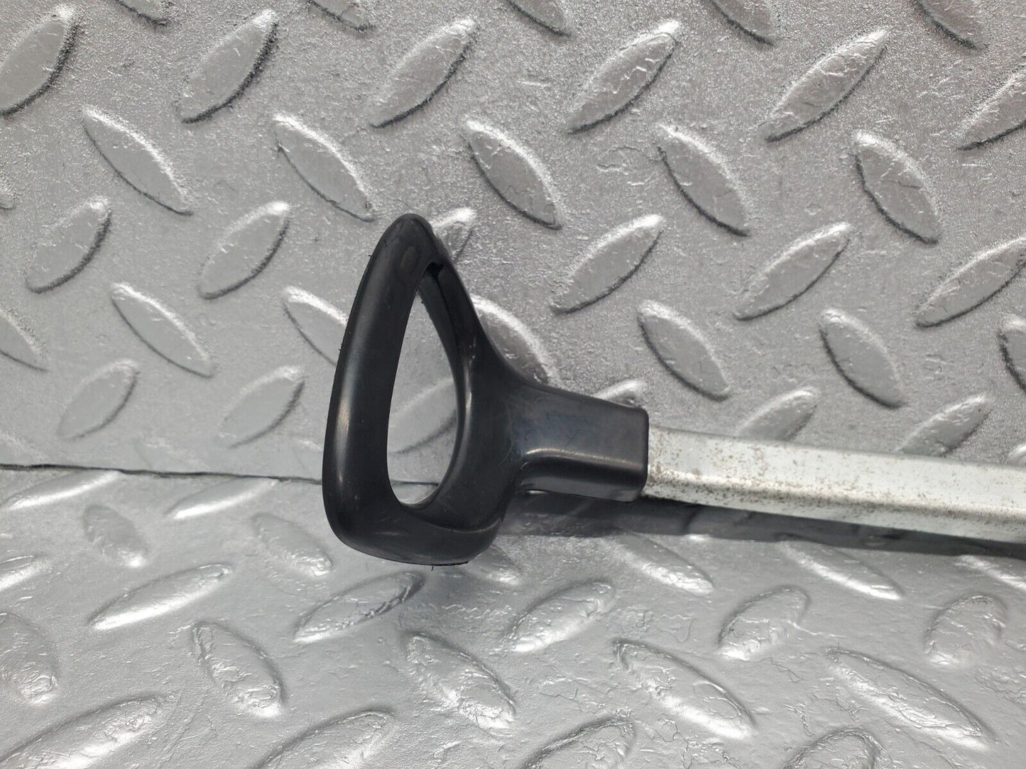 46625 Mercedes-Benz C123 280CE Coupe Front Left Seat Sliding Adjust Handle