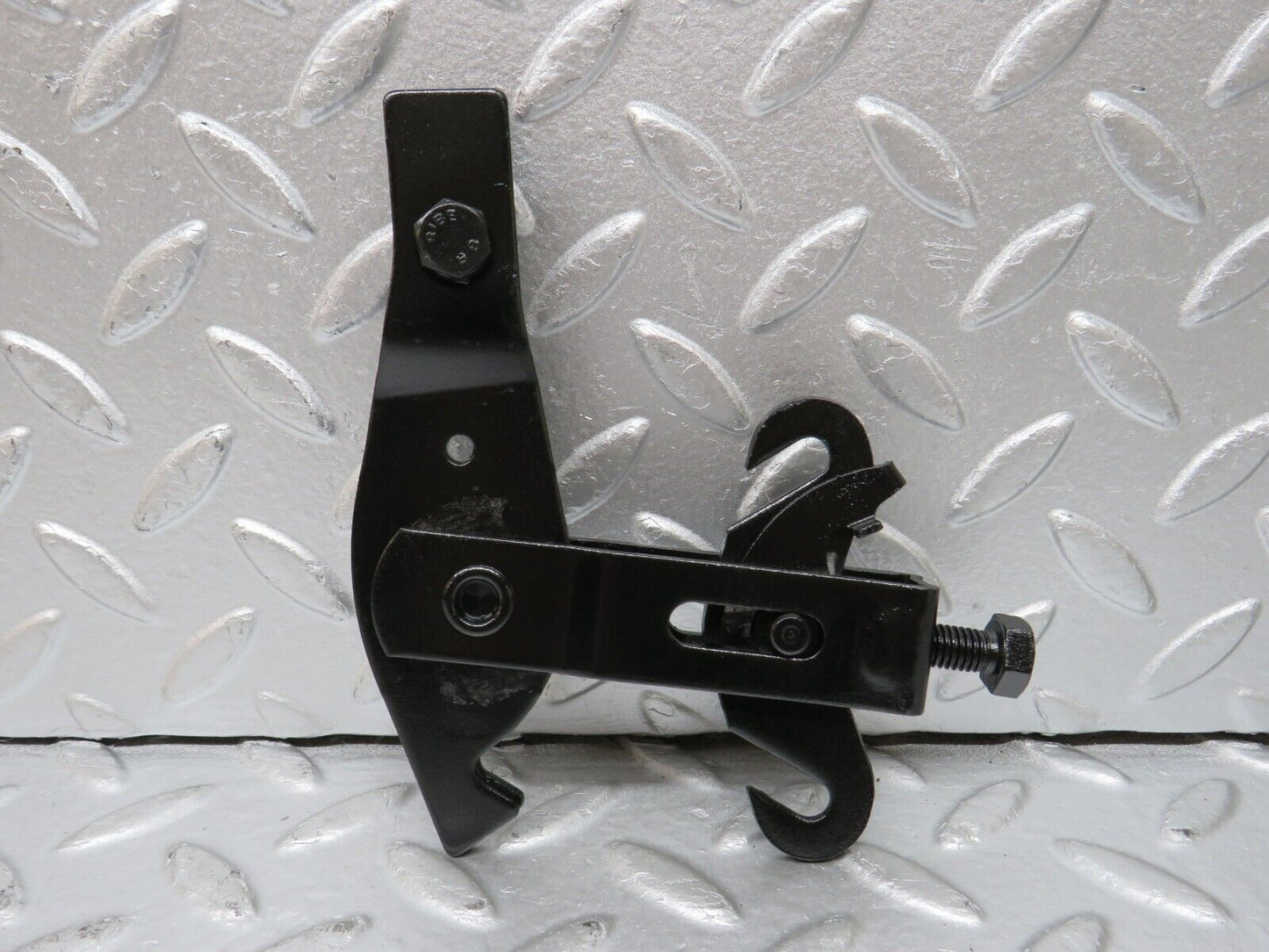 32667 Mercedes-Benz S124 300TE Wagon Handbrake Adjusting Handbrake Regulator