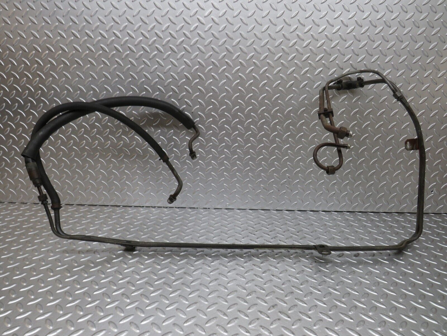26366 Mercedes-Benz W116 450SE  Oil Cooler Pipe Hose
