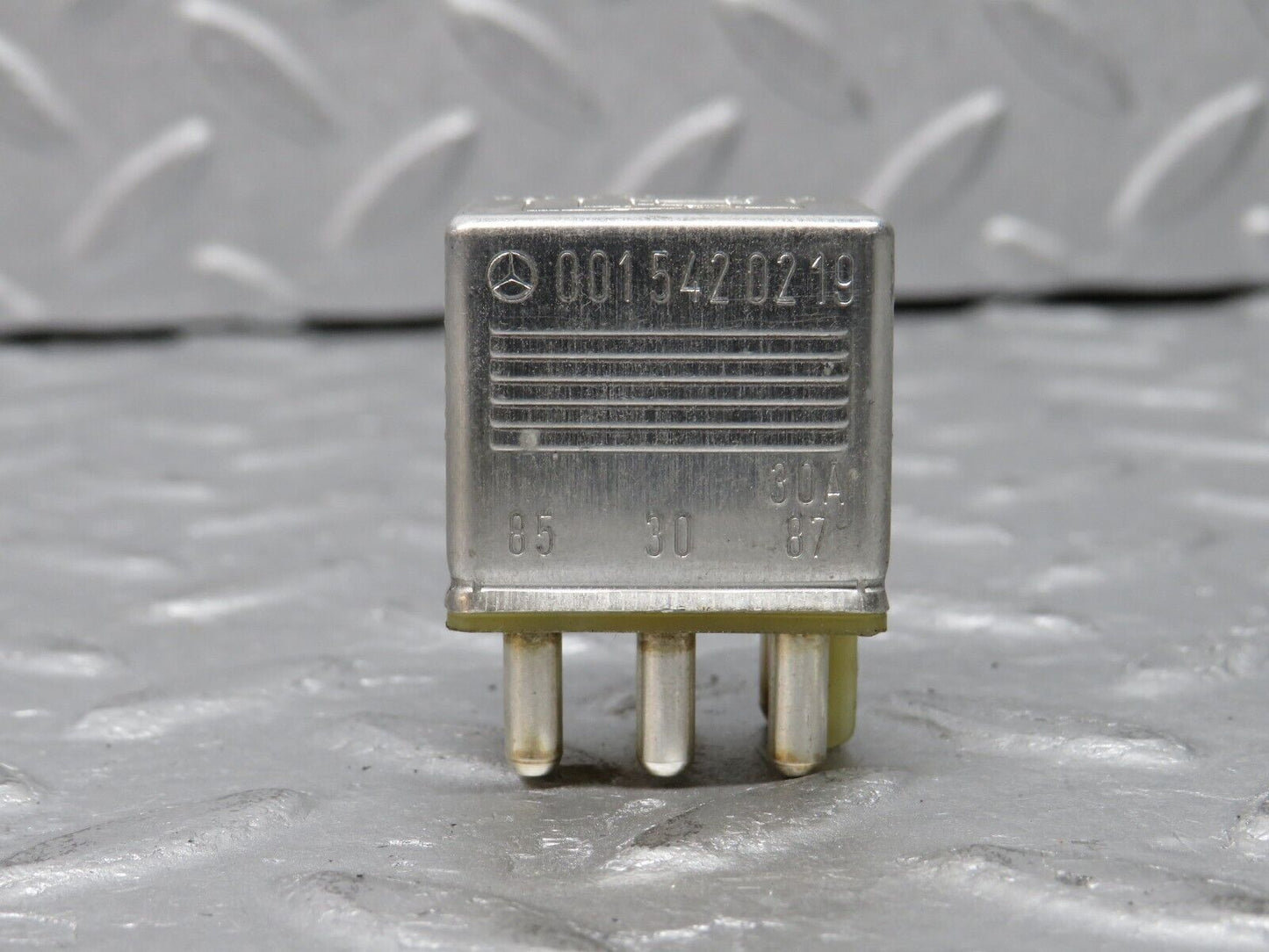 38536 Mercedes-Benz R129 280SL Coupe Multi Purpose Relay 0015420219