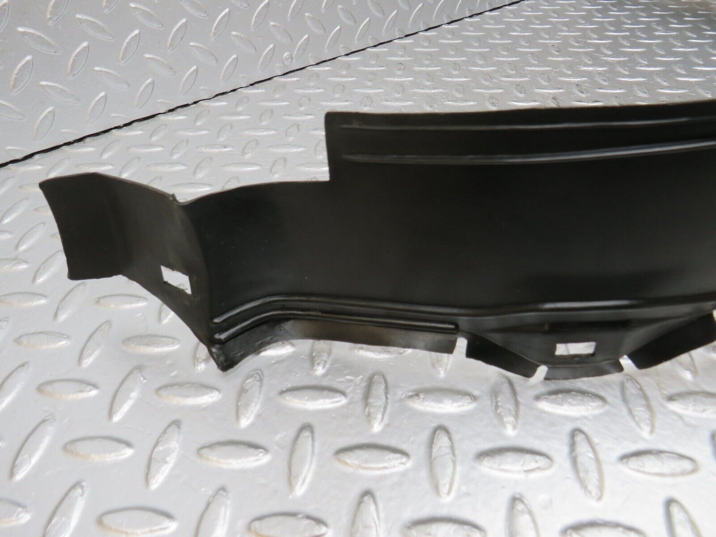 34257 Mercedes-Benz W201 190E Inner Mudguard Panelling Front Right 2018840235